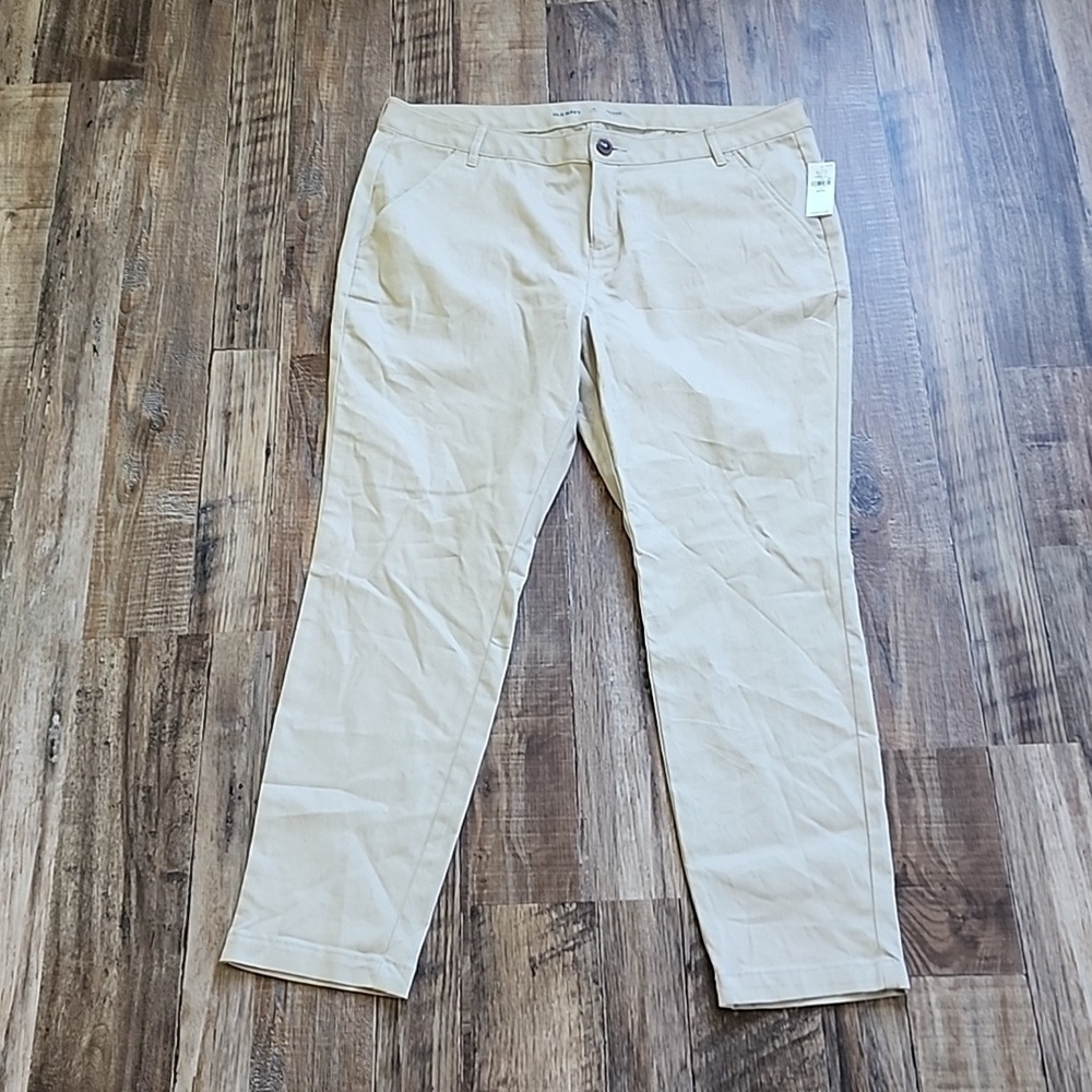 NWT Old Navy Skinny Stretch Chinos Sz 14 Petite - Picture 2 of 6